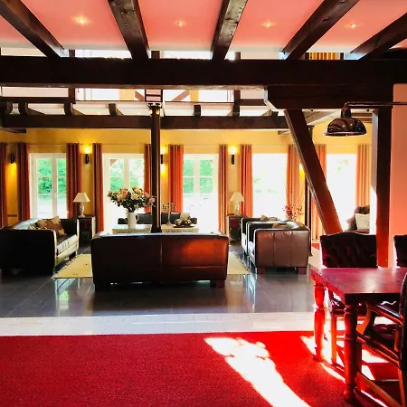 Schoenhof Apartment *
